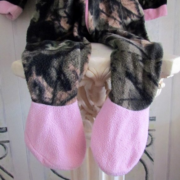 LITTLE GIRL'S S CAMO & PINK FOOTED FLEECE BLANKET SLEEPER, TRAIL CREST 1-PIECE - Picture 7 of 8